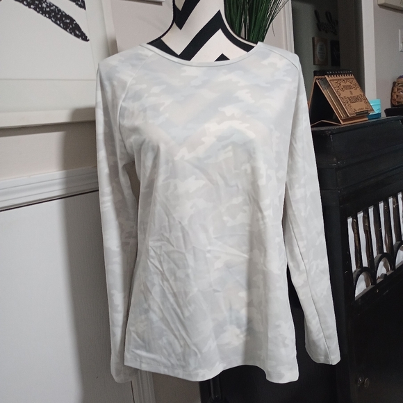 SPANX Tops - Spanx White Camo Long Sleeve Swim Shirt - Athletic Stretch - Size XL